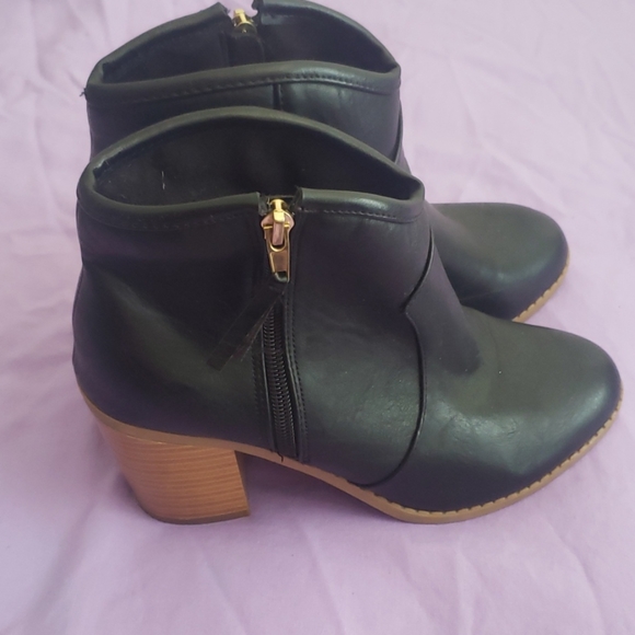 Maurices sz 7 - Picture 2 of 2